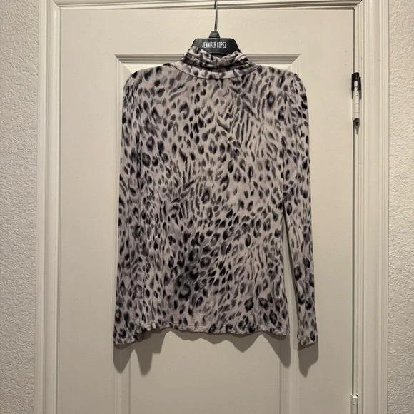 ANN TAYLOR PUFF SHOULDER TURTLENECK TOP SIZE XS - Picture 3 of 5